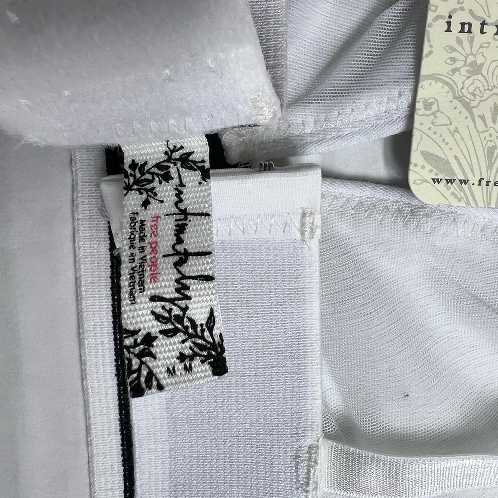 We The Free People Intimately Bralette White Adjustable Straps Clasp Closure M - Picture 5 of 5